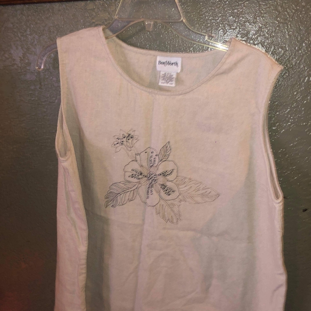 Short sleeve woman's shirt